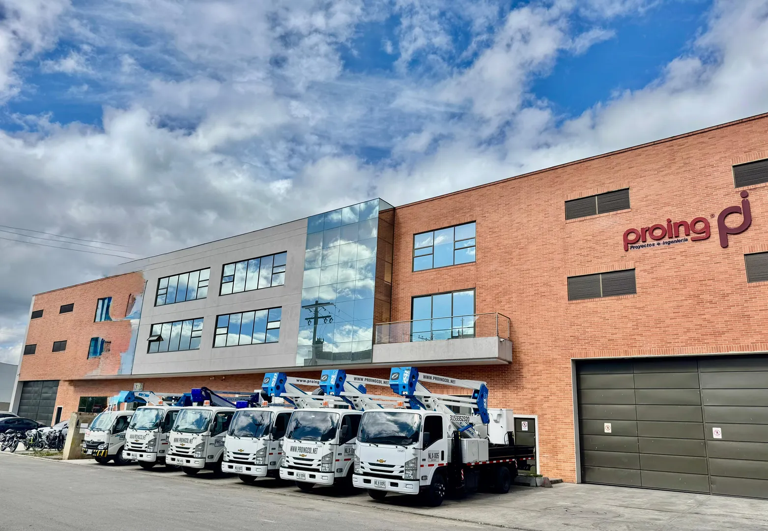 Plataforma Tipo Brazo Sobre Camión